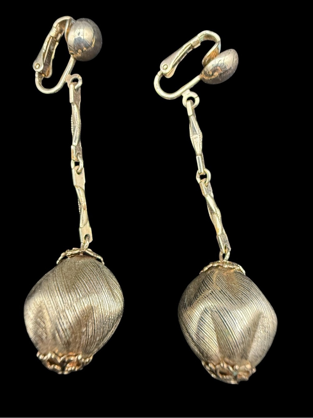 Vintage Sarah Coventry Gold Tone Long Drop Clip-On Earrings